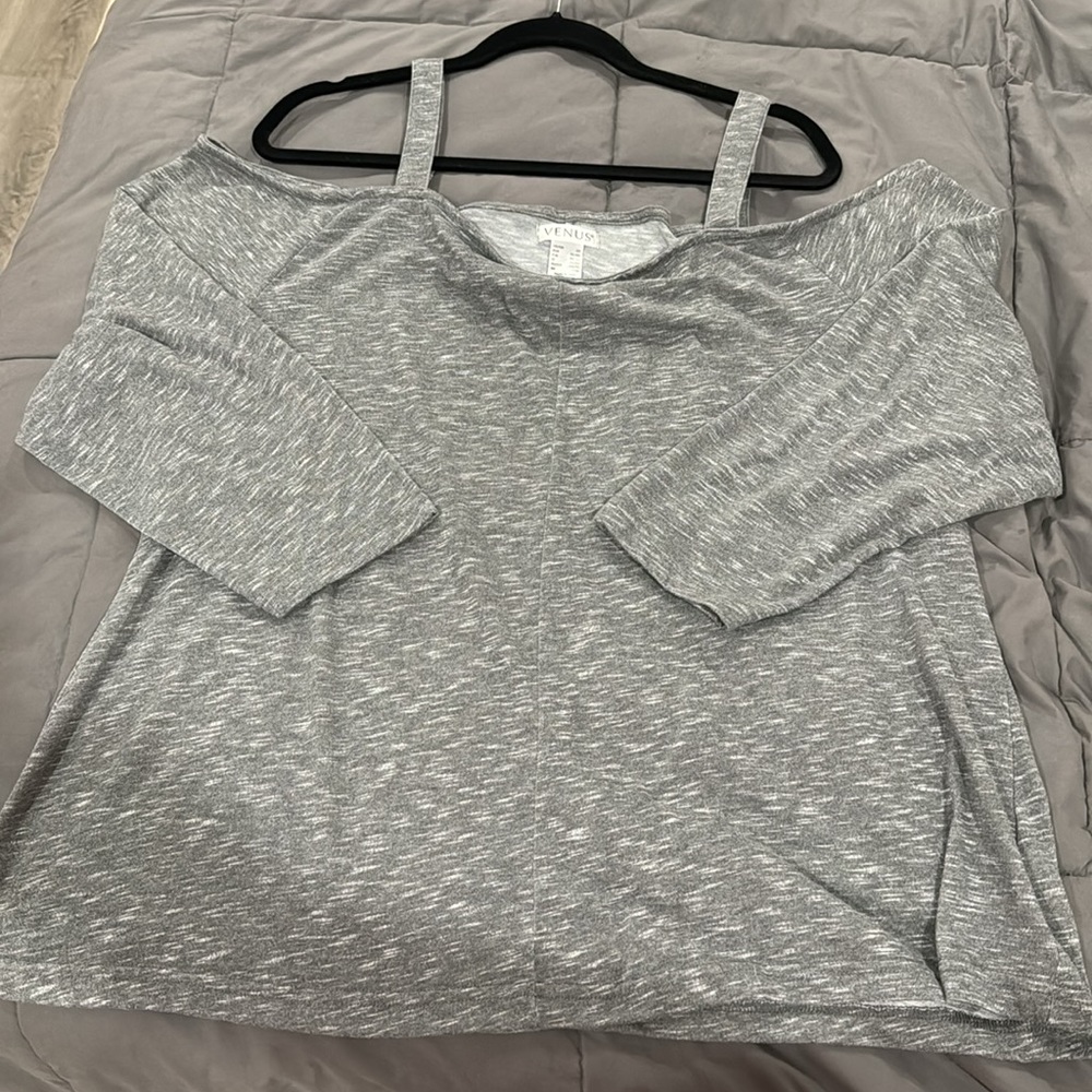 Cold shoulder 3/4 sleeve top